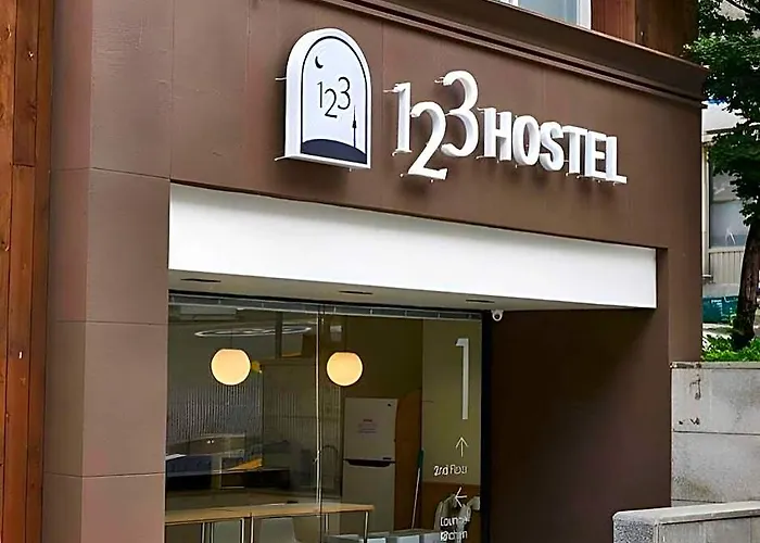 Myeongdong123hostel 2*